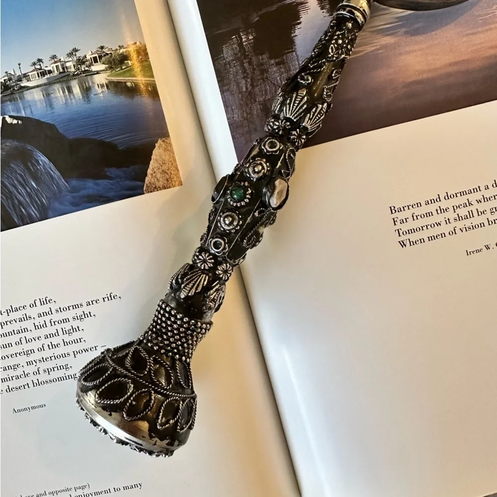 Vintage Magnifying Glass with Embedded stones - Picture 5 of 10